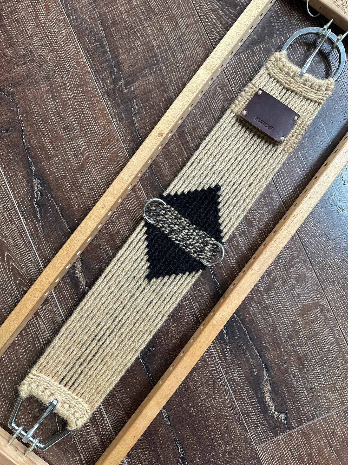 30" Straight Mohair Cinch