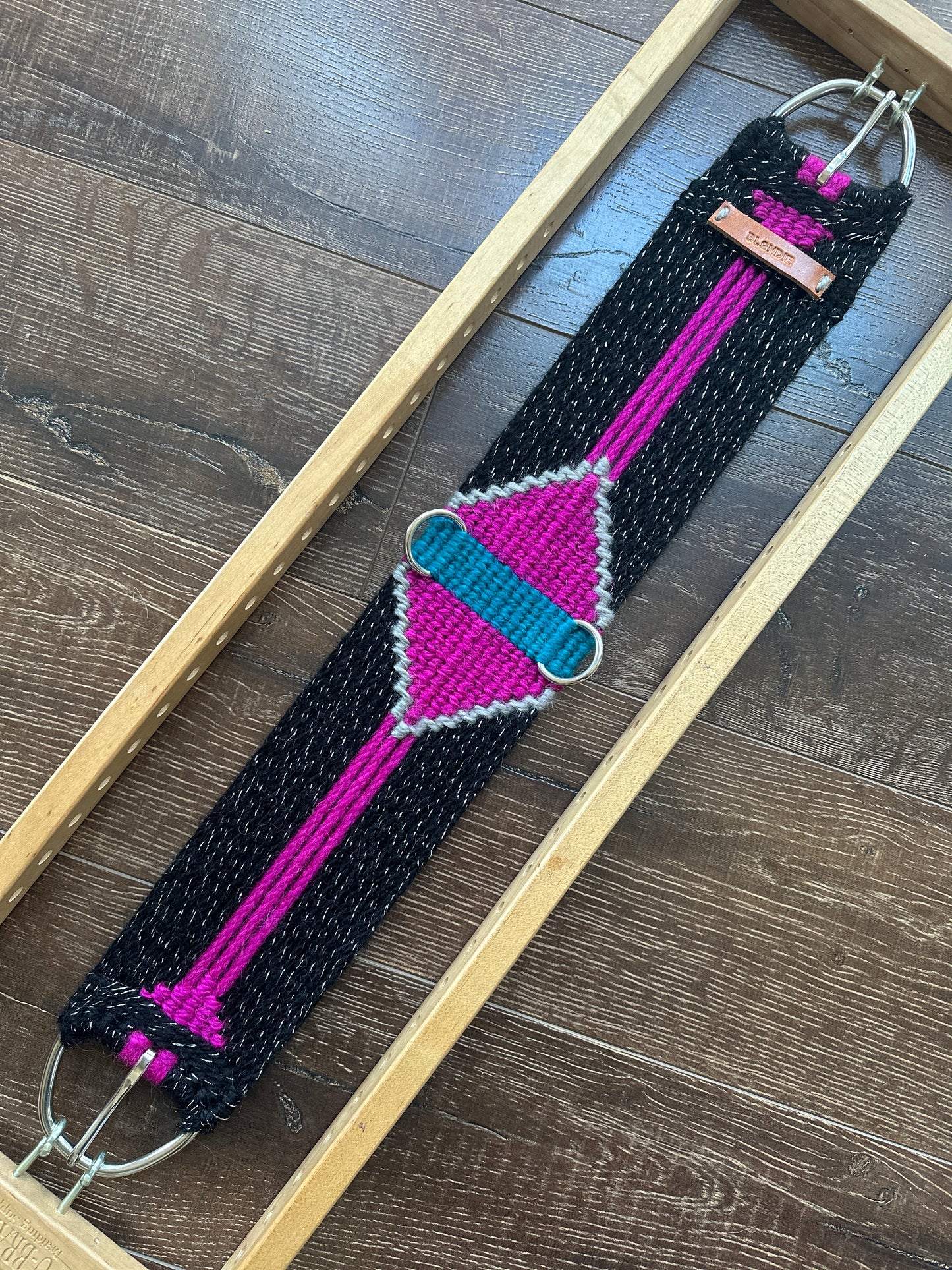 30" Straight Mohair Cinch