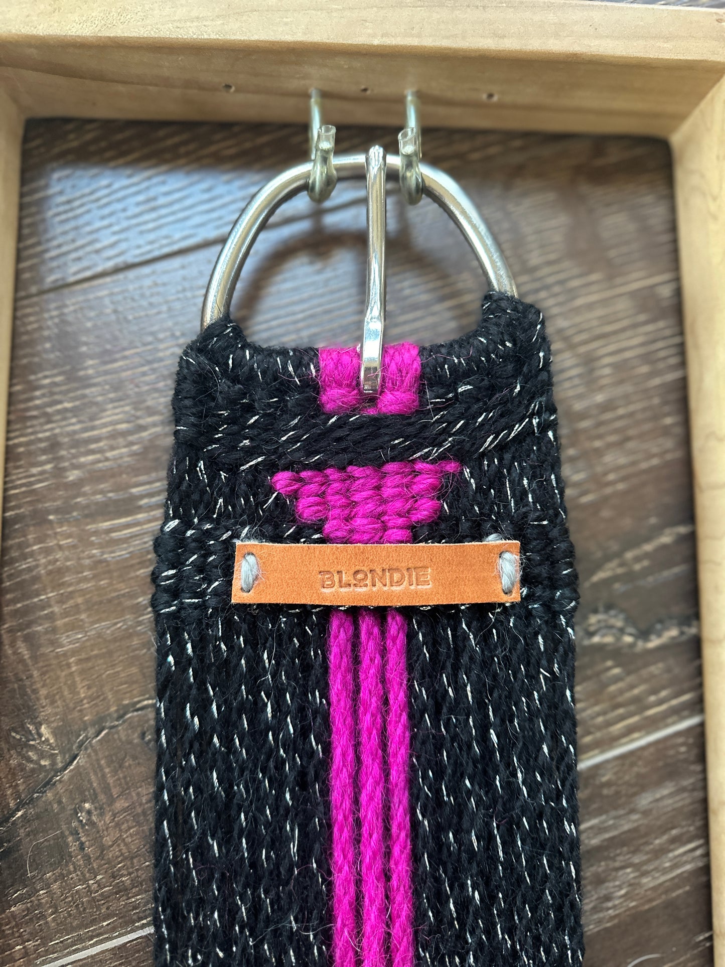 30" Straight Mohair Cinch